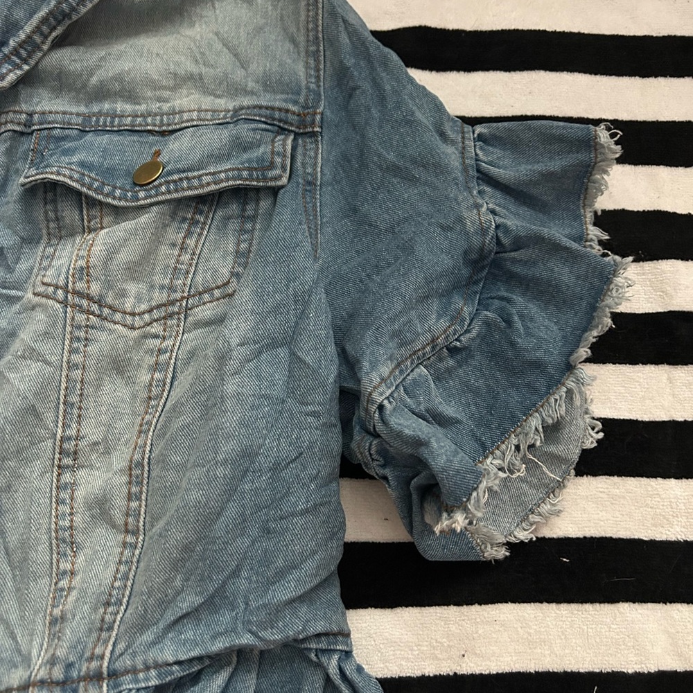 Stylish Blue Flared Denim Jacket - Picture 3 of 6